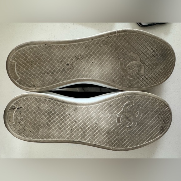 CHANEL black and white leather sneakers size 36.5 - Picture 10 of 10